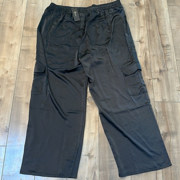 NWT La Joie Satin Cargo Jogger Pant Black Plus Sz 20W - Picture 7 of 8